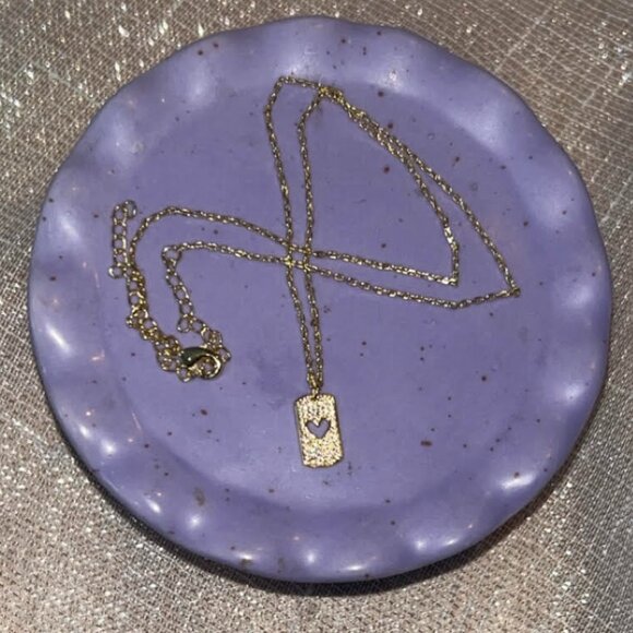 Brand New Empty Heart Necklace Simple and Stunning NWB New With Box - Picture 2 of 4